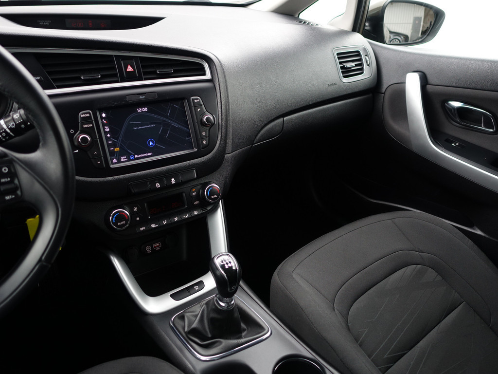 
								Kia cee’d Sportswagon 1.0 T-GDi Design Edition- Carplay, Camera, Led, Park Assist, Cruise, Clima, Trekhaak vol									