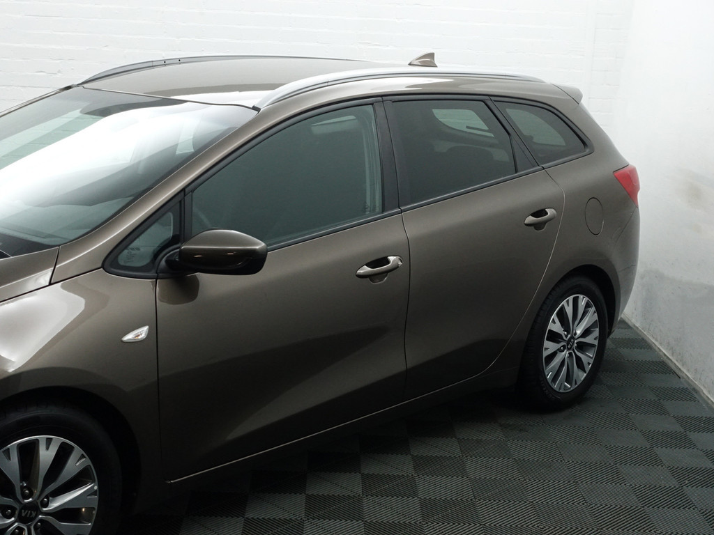 
								Kia cee’d Sportswagon 1.0 T-GDi Design Edition- Carplay, Camera, Led, Park Assist, Cruise, Clima, Trekhaak vol									