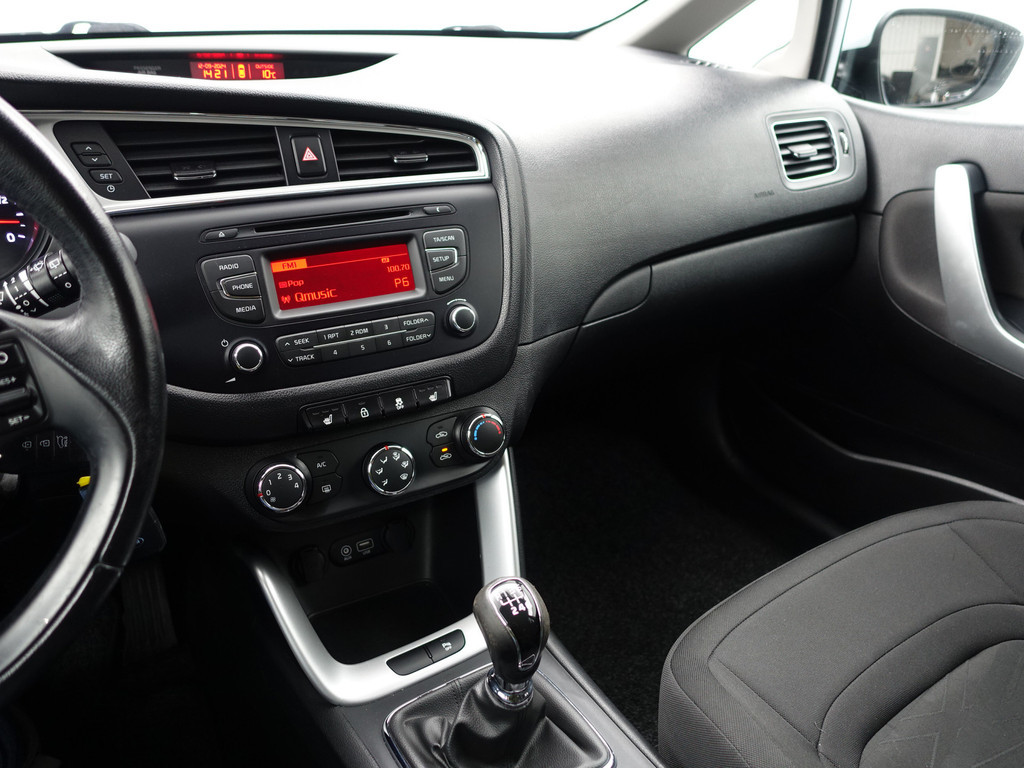 
								Kia Ceed 1.4 T- GDI Dynamic- Stuur/Stoelverwarming, Xenon Led, Park Assist, Clima, Cruise, Trekhaak vol									