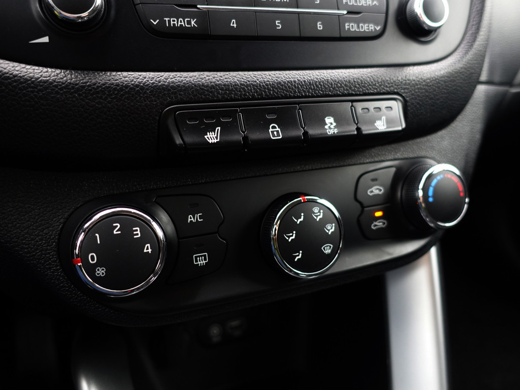 
								Kia Ceed 1.4 T- GDI Dynamic- Stuur/Stoelverwarming, Xenon Led, Park Assist, Clima, Cruise, Trekhaak vol									