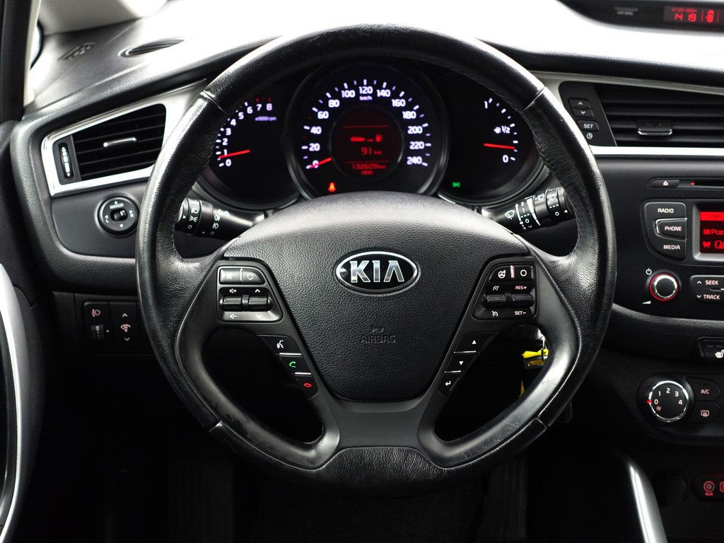 
								Kia Ceed 1.4 T- GDI Dynamic- Stuur/Stoelverwarming, Xenon Led, Park Assist, Clima, Cruise, Trekhaak vol									