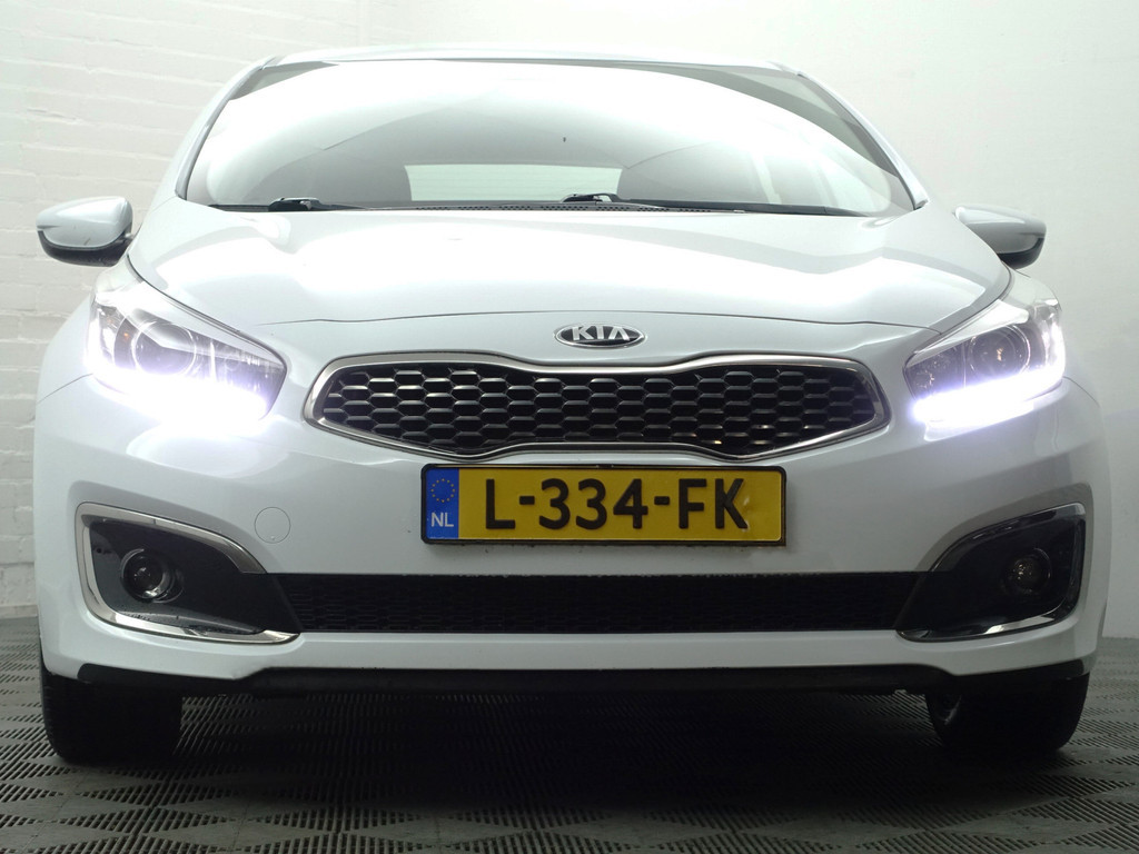 
								Kia Ceed 1.4 T- GDI Dynamic- Stuur/Stoelverwarming, Xenon Led, Park Assist, Clima, Cruise, Trekhaak vol									