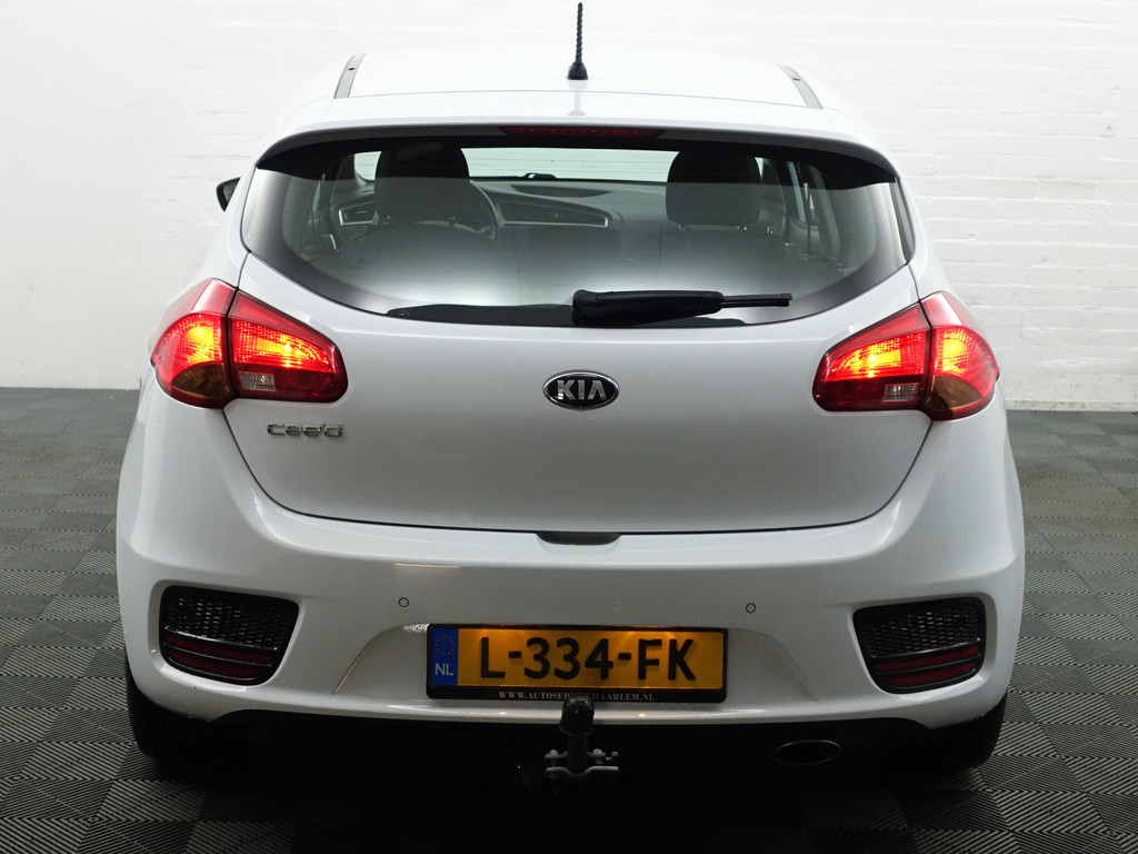 
								Kia Ceed 1.4 T- GDI Dynamic- Stuur/Stoelverwarming, Xenon Led, Park Assist, Clima, Cruise, Trekhaak vol									