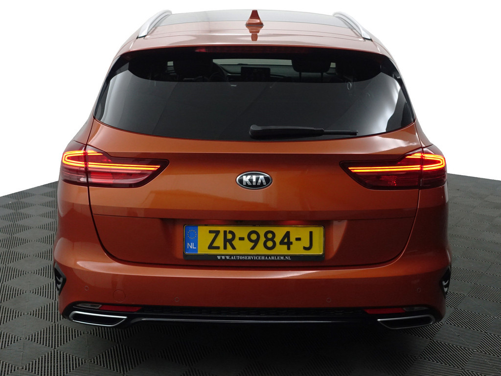
Kia Ceed Sportswagon 1.4 T-GDi GT-Line Aut- Panoramadak, Stuur/Stoelverwarming, Carplay, Keyless, Ada Cruise, Dynamic Select vol									