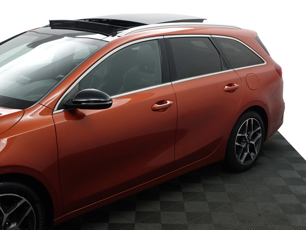 
Kia Ceed Sportswagon 1.4 T-GDi GT-Line Aut- Panoramadak, Stuur/Stoelverwarming, Carplay, Keyless, Ada Cruise, Dynamic Select vol									