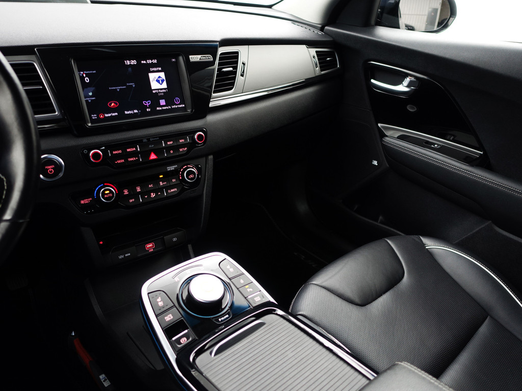 
Kia e-Niro ExecutiveLine 64 kWh Aut- Stoelventilatie, JBL Audio, Memory, Stuur/Stoelverwarming, Ada Cruise, Carplay vol									