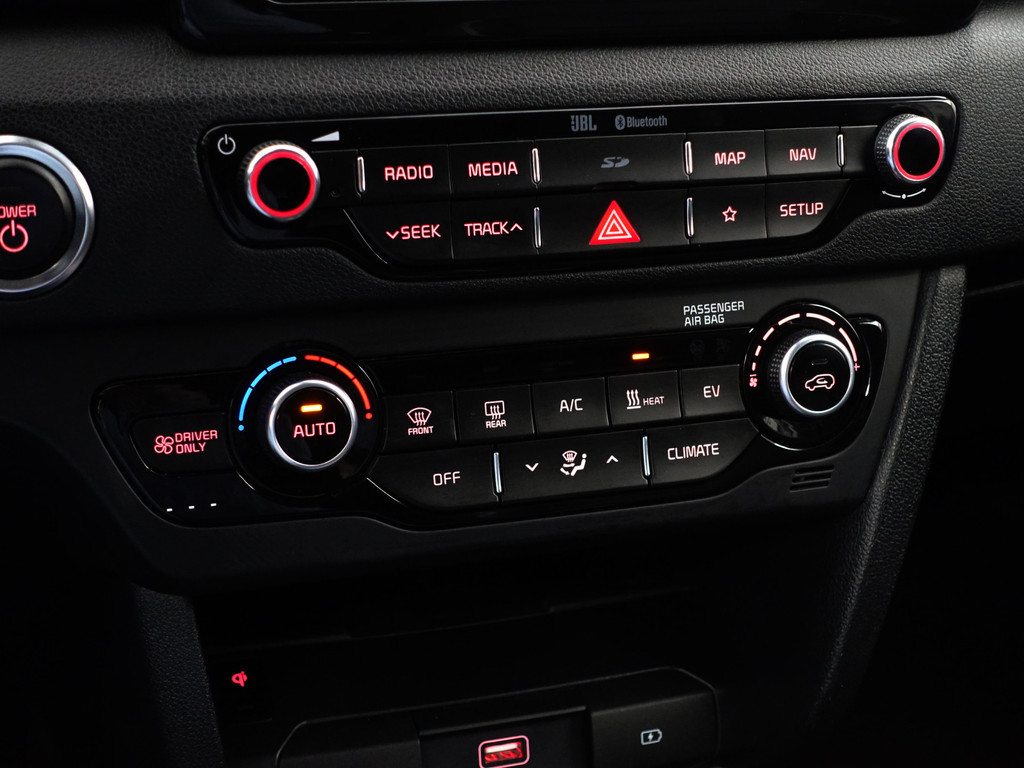 
Kia e-Niro ExecutiveLine 64 kWh Aut- Stoelventilatie, JBL Audio, Memory, Stuur/Stoelverwarming, Ada Cruise, Carplay vol									