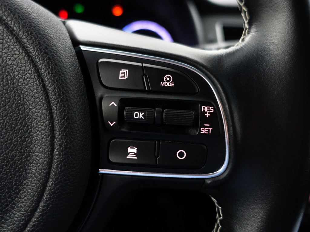 
Kia e-Niro ExecutiveLine 64 kWh Aut- Stoelventilatie, JBL Audio, Memory, Stuur/Stoelverwarming, Ada Cruise, Carplay vol									