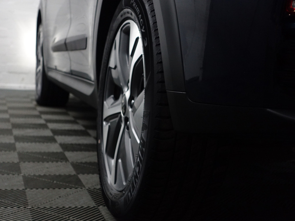 
Kia e-Niro ExecutiveLine 64 kWh Aut- Stoelventilatie, JBL Audio, Memory, Stuur/Stoelverwarming, Ada Cruise, Carplay vol									