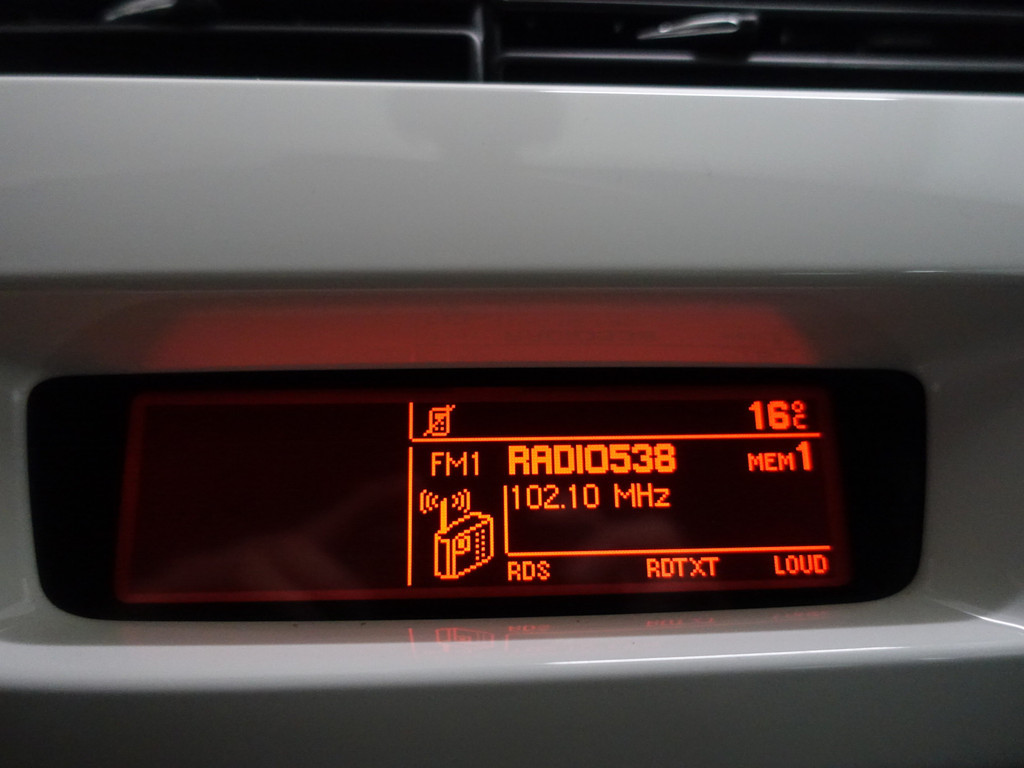 
Citroën DS3 1.6 e-HDi So Chic- Two Tone, Hifi Sound System, Park Assist, Clima, Cruise, Sport Interieur vol									