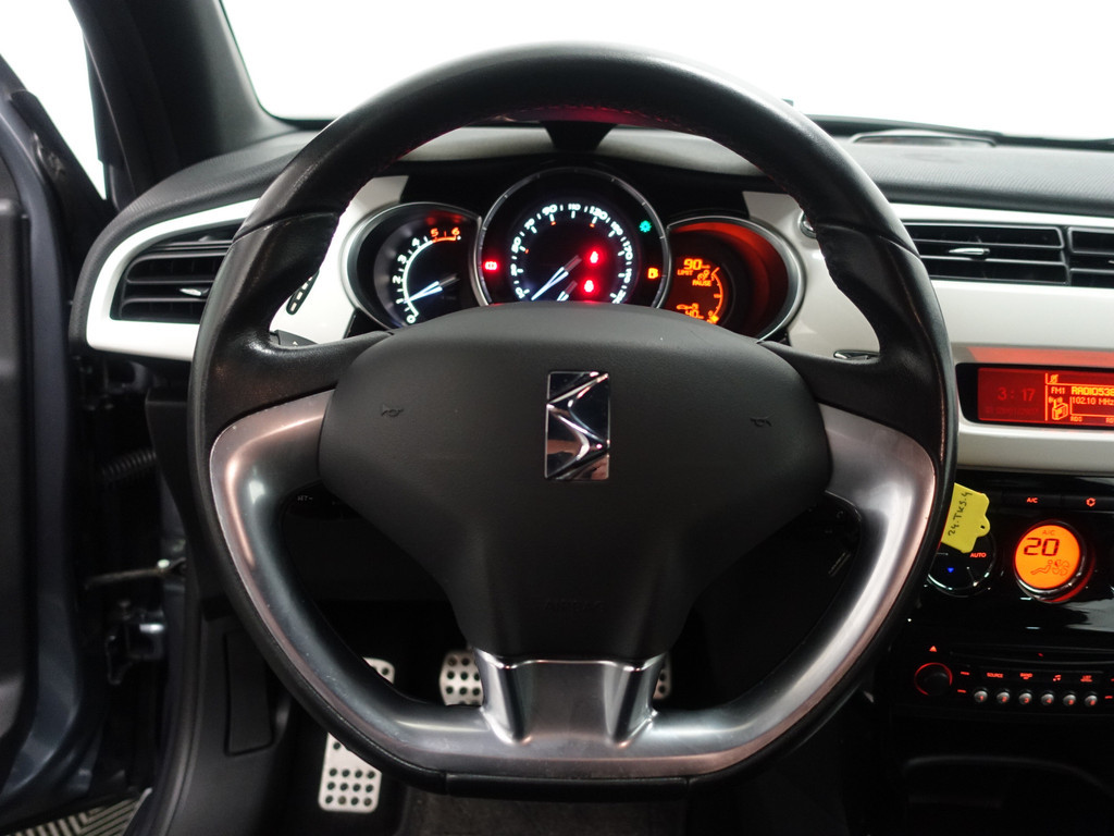 
Citroën DS3 1.6 e-HDi So Chic- Two Tone, Hifi Sound System, Park Assist, Clima, Cruise, Sport Interieur vol									