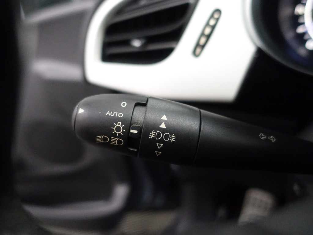 
Citroën DS3 1.6 e-HDi So Chic- Two Tone, Hifi Sound System, Park Assist, Clima, Cruise, Sport Interieur vol									