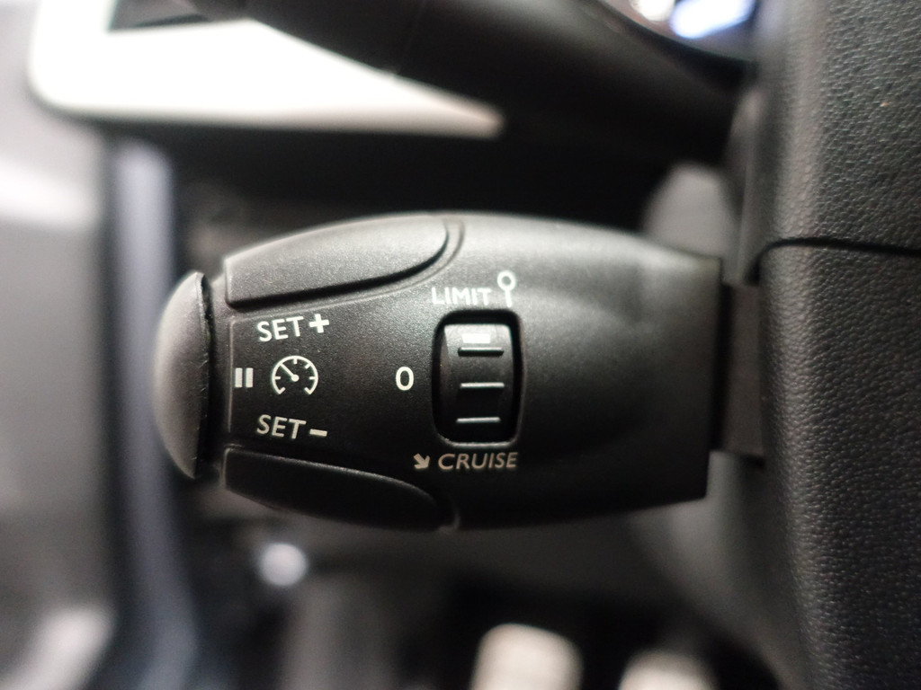 
Citroën DS3 1.6 e-HDi So Chic- Two Tone, Hifi Sound System, Park Assist, Clima, Cruise, Sport Interieur vol									