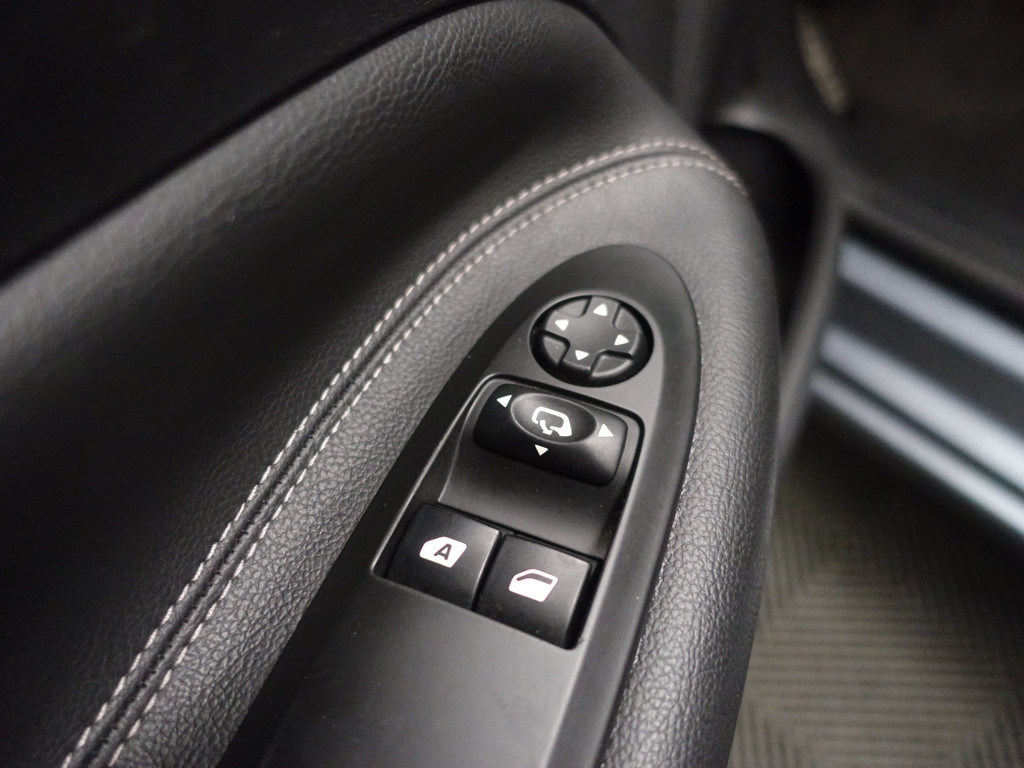 
Citroën DS3 1.6 e-HDi So Chic- Two Tone, Hifi Sound System, Park Assist, Clima, Cruise, Sport Interieur vol									