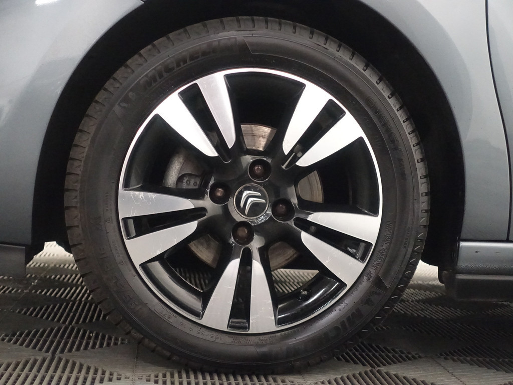 
Citroën DS3 1.6 e-HDi So Chic- Two Tone, Hifi Sound System, Park Assist, Clima, Cruise, Sport Interieur vol									