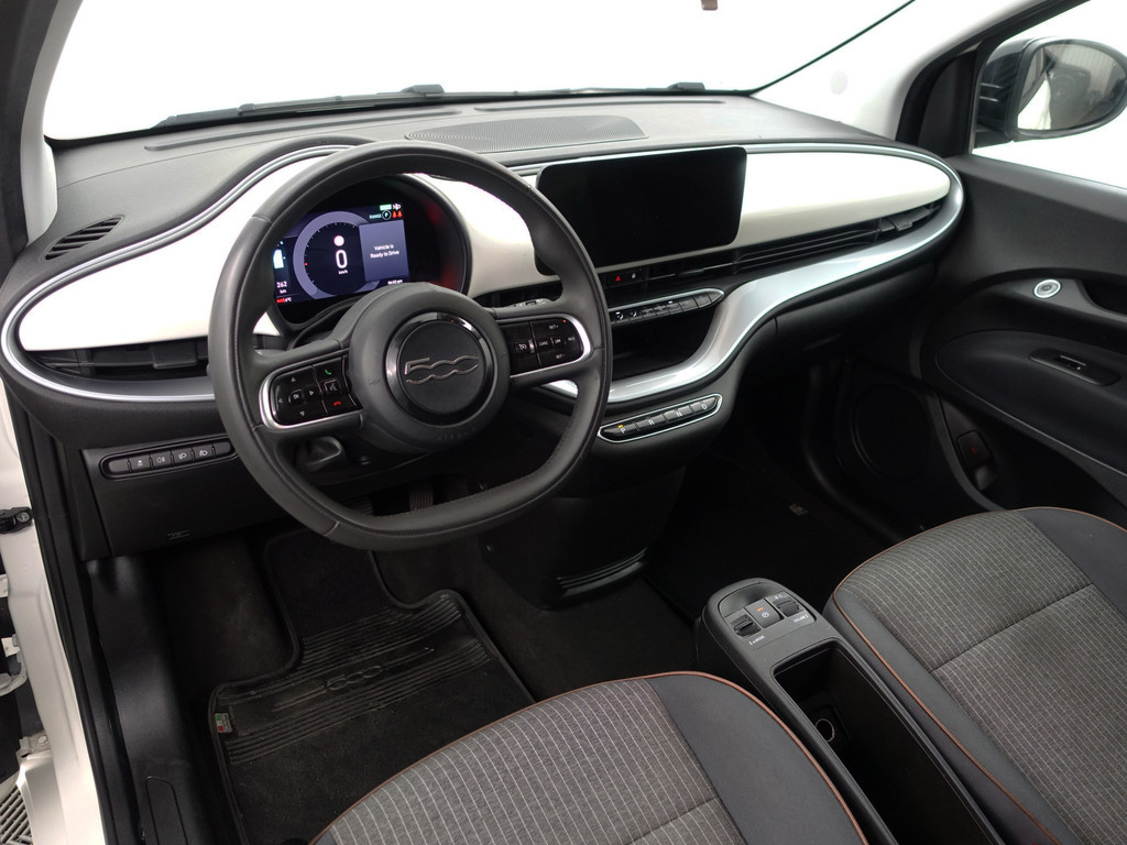 
Fiat 500 Icon 42 kWh Aut- Two Tone, Led, Carplay, Virtual Cockpit, Dynamic Select vol									