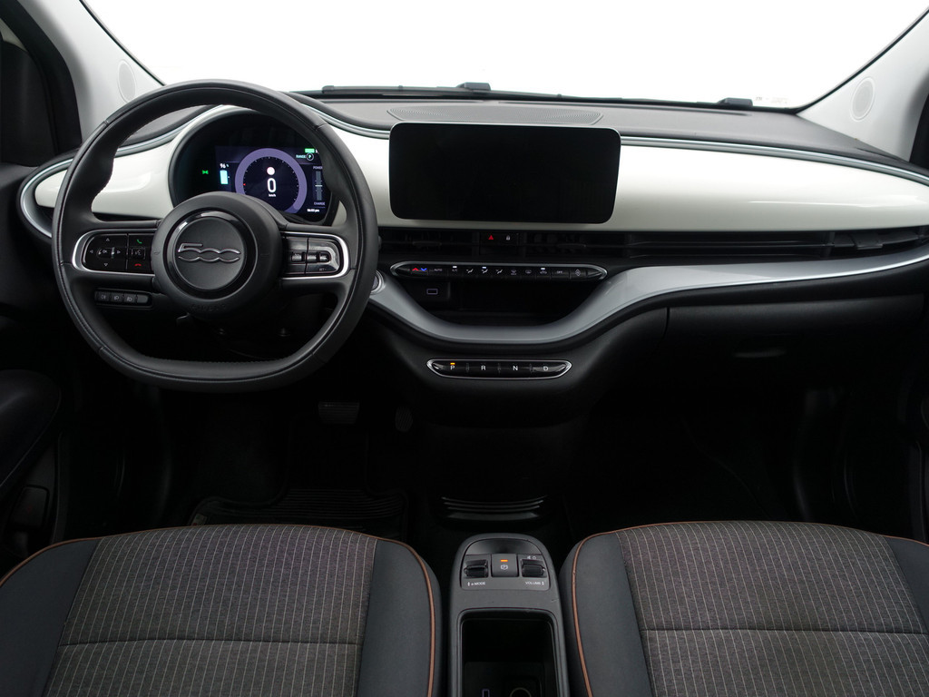 
Fiat 500 Icon 42 kWh Aut- Two Tone, Led, Carplay, Virtual Cockpit, Dynamic Select vol									