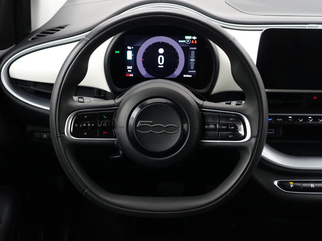 
Fiat 500 Icon 42 kWh Aut- Two Tone, Led, Carplay, Virtual Cockpit, Dynamic Select vol									