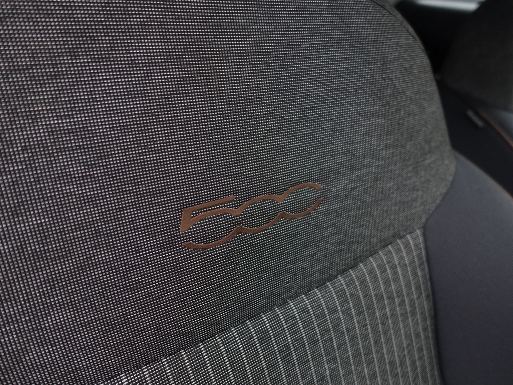 
Fiat 500 Icon 42 kWh Aut- Two Tone, Led, Carplay, Virtual Cockpit, Dynamic Select vol									