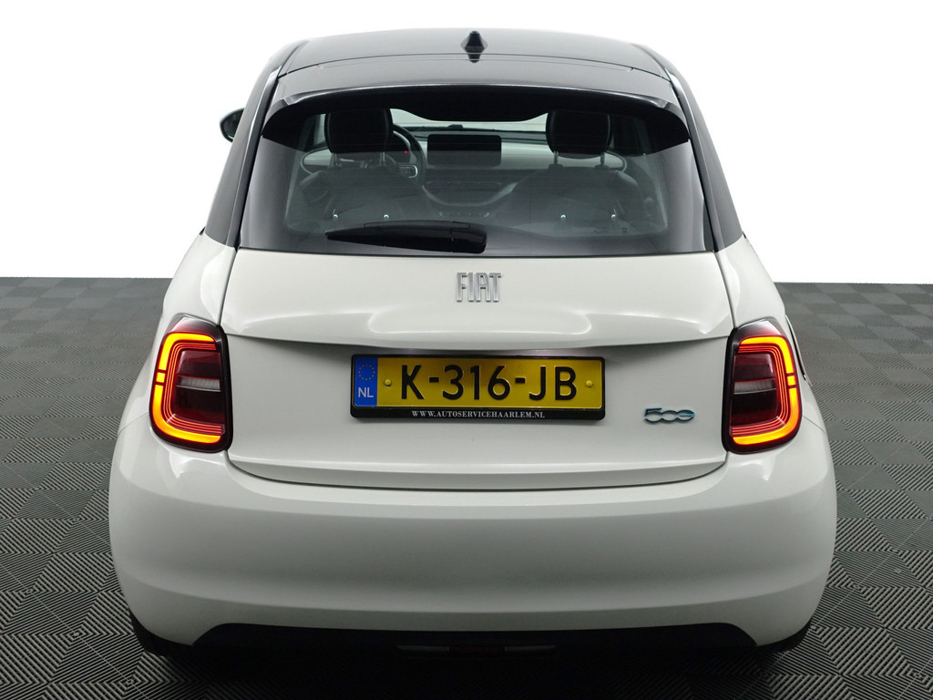 
Fiat 500 Icon 42 kWh Aut- Two Tone, Led, Carplay, Virtual Cockpit, Dynamic Select vol									