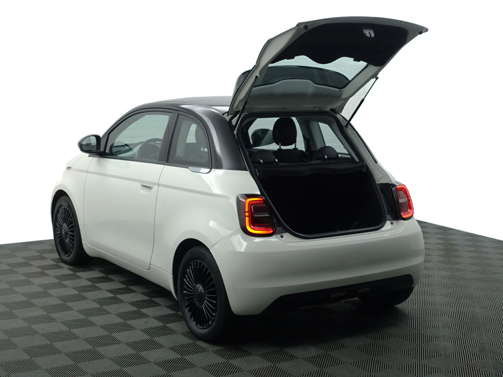 
Fiat 500 Icon 42 kWh Aut- Two Tone, Led, Carplay, Virtual Cockpit, Dynamic Select vol									