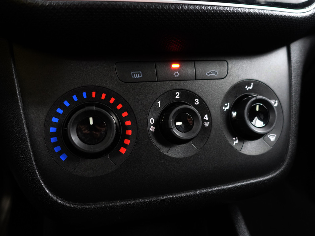 
Fiat Punto Evo 1.3 M-Jet Edizione Cool- Navi, Clima, Stoelcomfort, Mf Stuur vol									