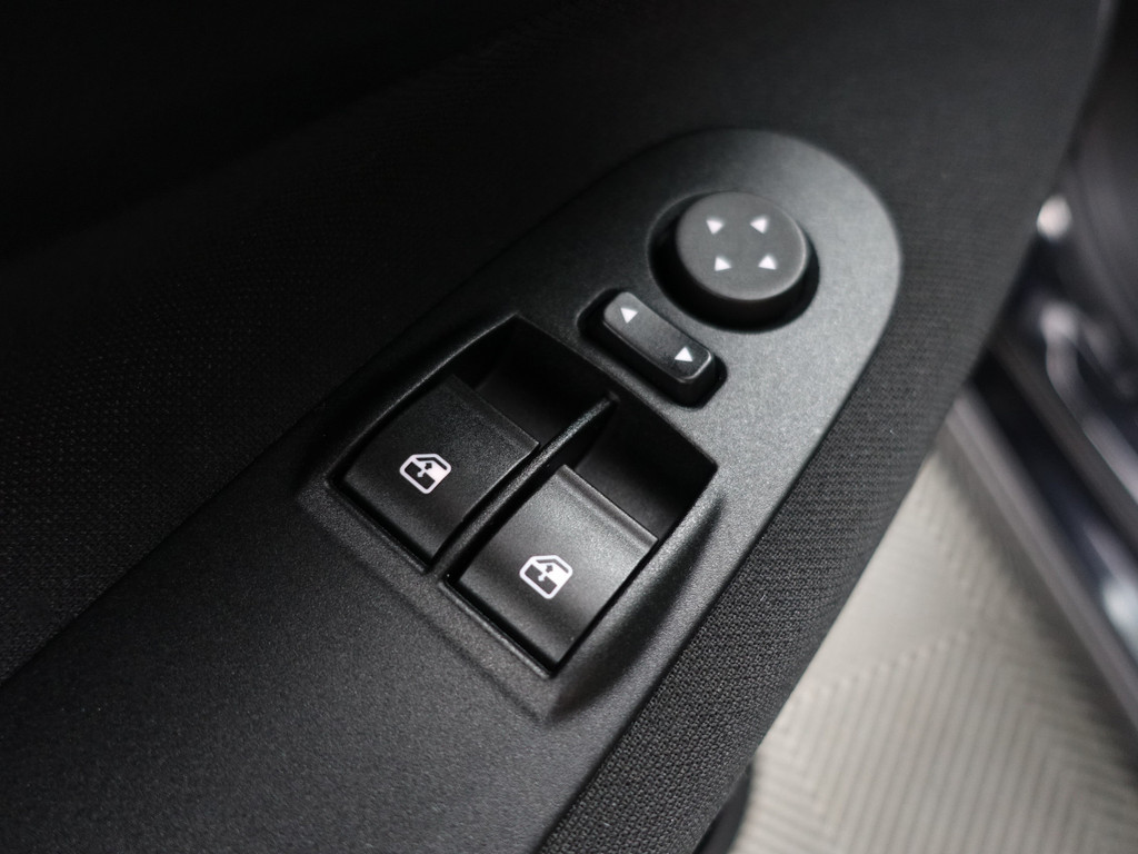 
Fiat Punto Evo 1.3 M-Jet Edizione Cool- Navi, Clima, Stoelcomfort, Mf Stuur vol									