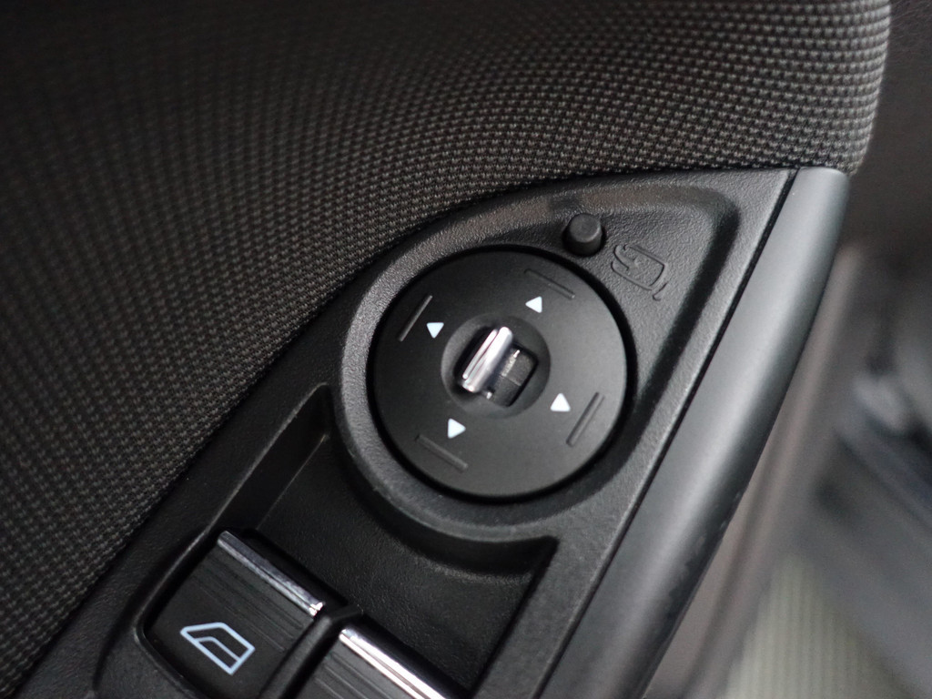 
								Ford Focus 1.0 EcoBoost Lease Titanium- Stoelverwarming, Park Assist, Clima, Sport Interieur, Park Pilot vol									