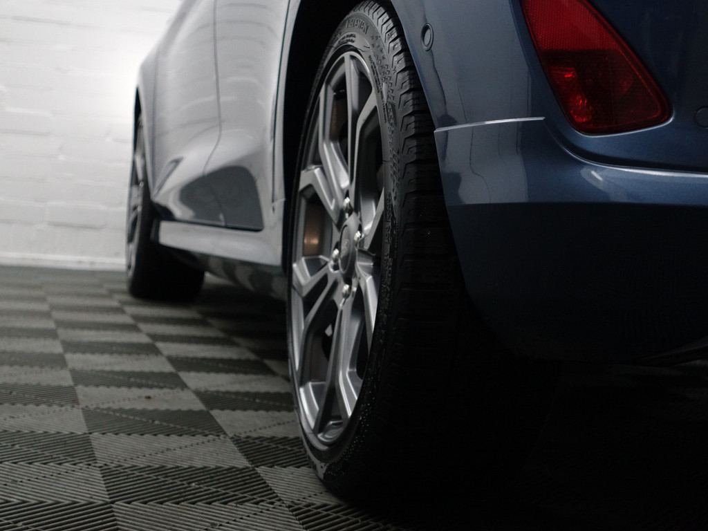 
Ford Fiesta 1.0 EcoBoost Hybrid ST-Line X- Bang Olufsen, Xenon Led, Carplay, Stuur/Stoelverwarming, Park Assist, Park Pilot vol									