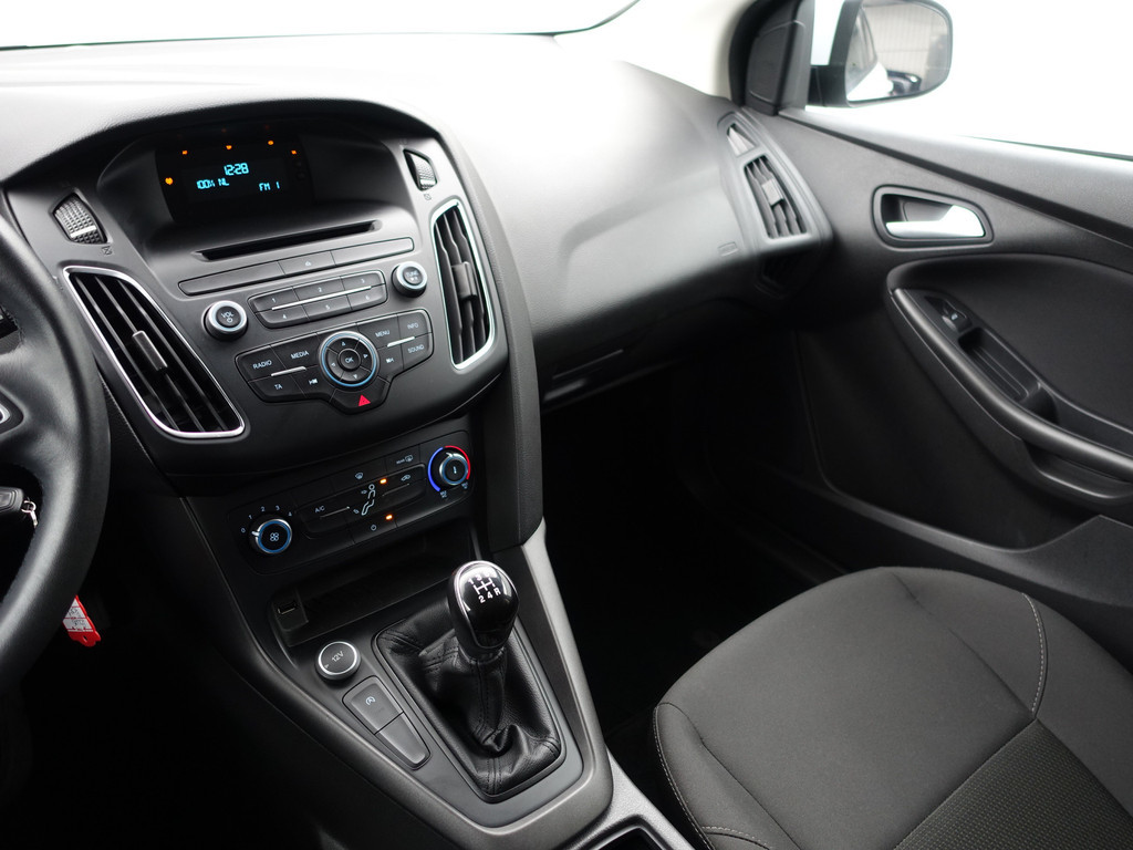 
Ford Focus 1.0 Trend- 60dkm, Privacy Glass, Clima, Comfort Interieur, Dealer onderhouden, MF Stuur vol									