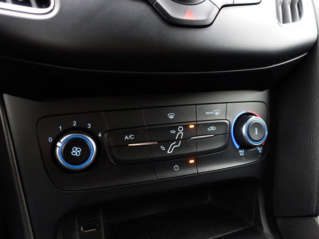 
Ford Focus 1.0 Trend- 60dkm, Privacy Glass, Clima, Comfort Interieur, Dealer onderhouden, MF Stuur vol									