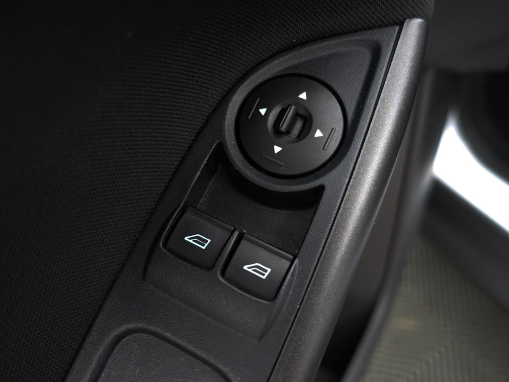 
Ford Focus 1.0 Trend- 60dkm, Privacy Glass, Clima, Comfort Interieur, Dealer onderhouden, MF Stuur vol									