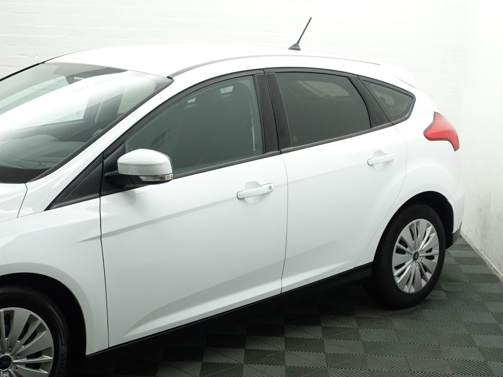 
Ford Focus 1.0 Trend- 60dkm, Privacy Glass, Clima, Comfort Interieur, Dealer onderhouden, MF Stuur vol									