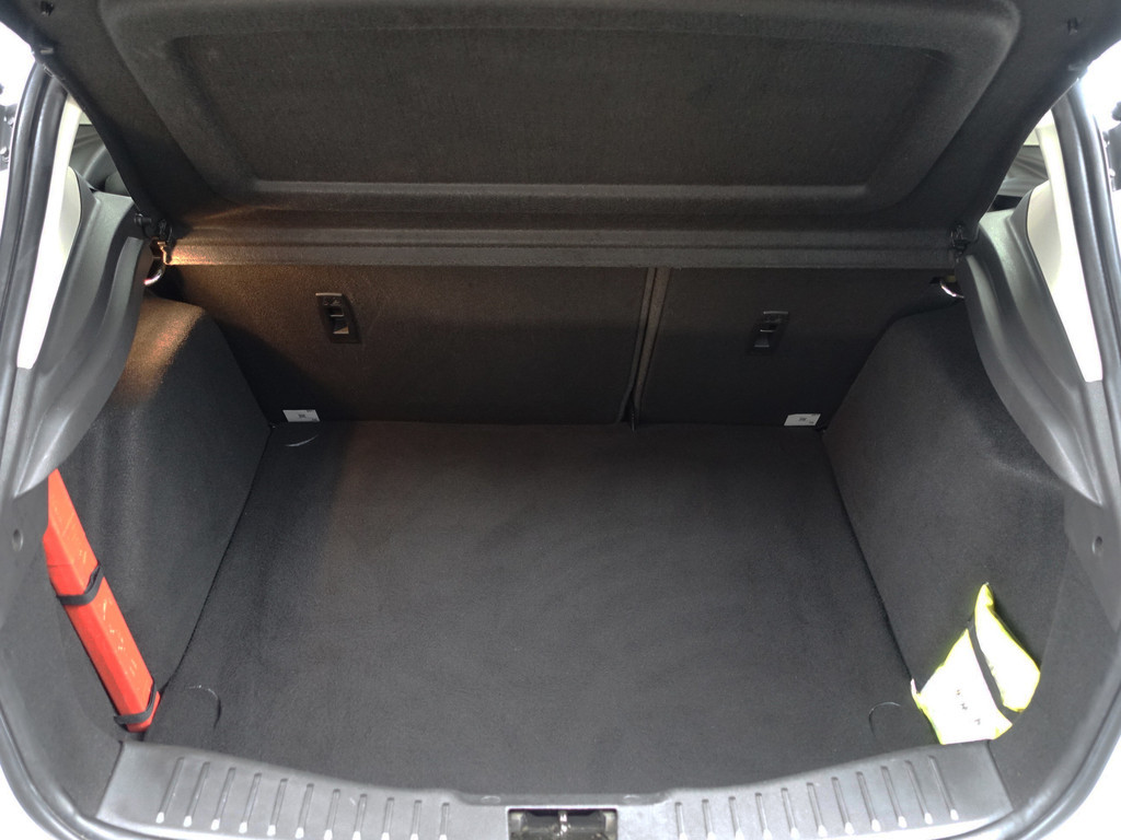 
Ford Focus 1.0 Trend- 60dkm, Privacy Glass, Clima, Comfort Interieur, Dealer onderhouden, MF Stuur vol									