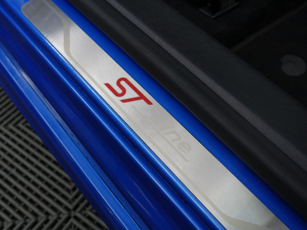 
Ford Focus 1.5 EcoBoost ST Line Business Aut- Bang Olufsen, Stuur/Stoelverwarming, Carplay, Keyless, Ada Cruise, Xenon Led vol									