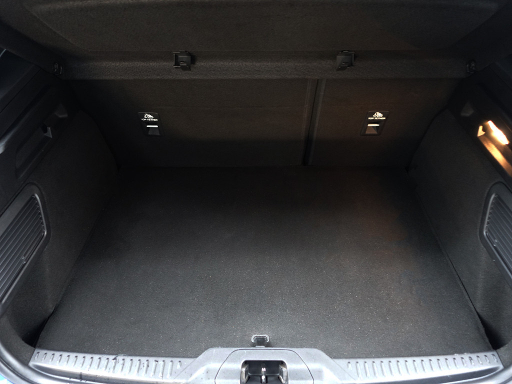 
Ford Focus 1.5 EcoBoost ST Line Business Aut- Bang Olufsen, Stuur/Stoelverwarming, Carplay, Keyless, Ada Cruise, Xenon Led vol									