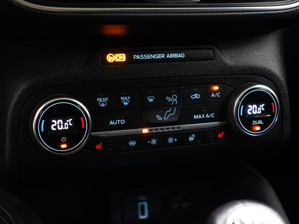 
Ford FOCUS Wagon 1.0 EcoBoost Hybrid Titanium X Business- Panoramadak, Bang Olufsen, Xenon Led, Virtual Cockpit, Stuur/Stoelverwarming vol									