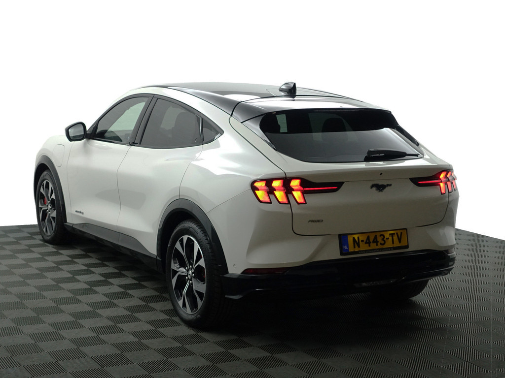 
								Ford Mustang Mach-E 75kWh AWD GT Sport Aut- Nap 263km !!Panoramadak, Bang Olufsen, Carbon, Sfeerverlichting, 360 Camera vol									