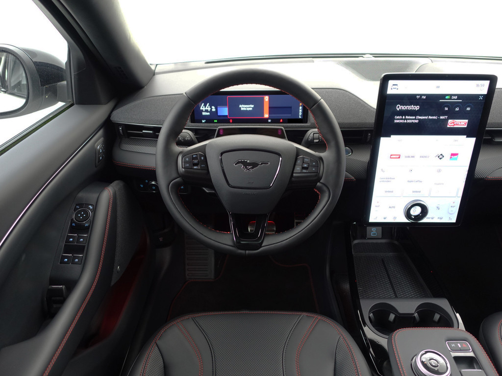 
								Ford Mustang Mach-E 75kWh AWD GT Sport Aut- Nap 263km !!Panoramadak, Bang Olufsen, Carbon, Sfeerverlichting, 360 Camera vol									