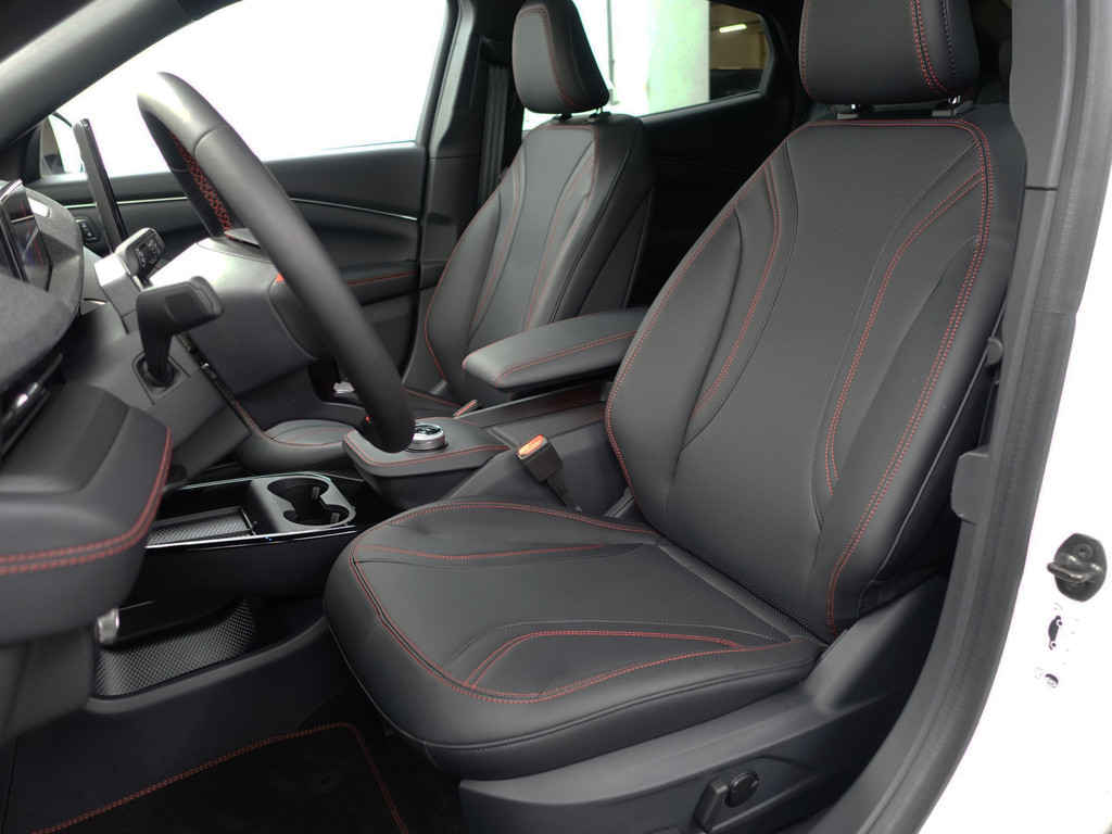 
								Ford Mustang Mach-E 75kWh AWD GT Sport Aut- Nap 263km !!Panoramadak, Bang Olufsen, Carbon, Sfeerverlichting, 360 Camera vol									