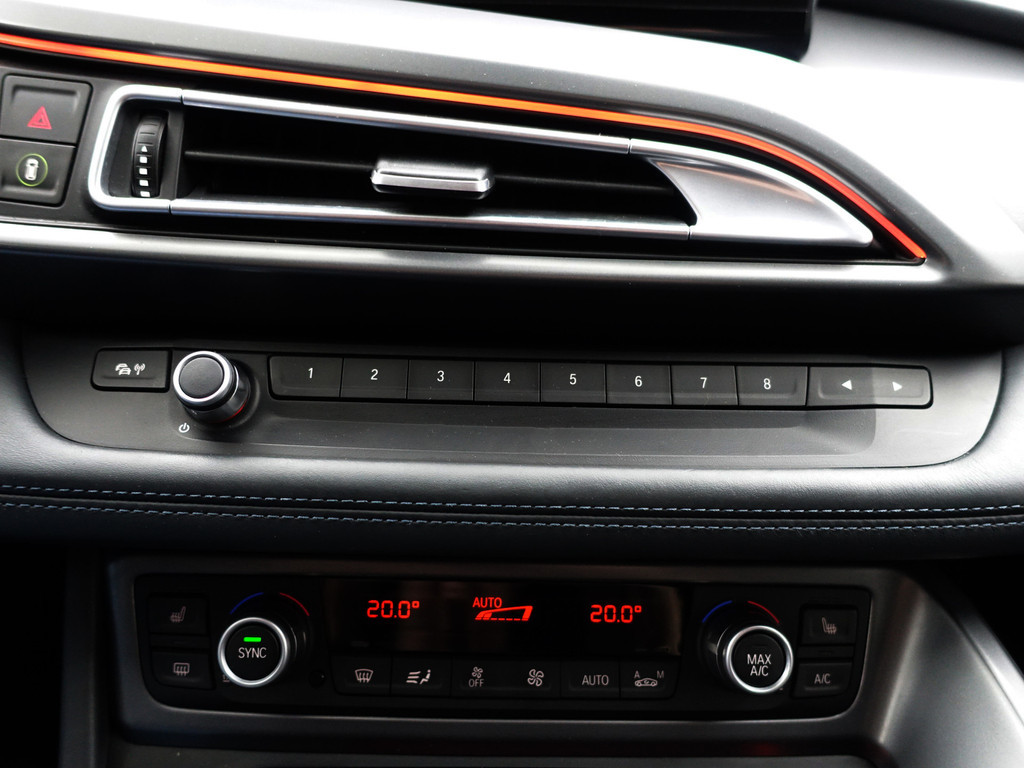 
BMW i8 1.5 Protonic Black Edition Aut- INCL BTW, Frozen Black, Forged carbon, Harman Kardon, Head Up, 360 Camera vol									