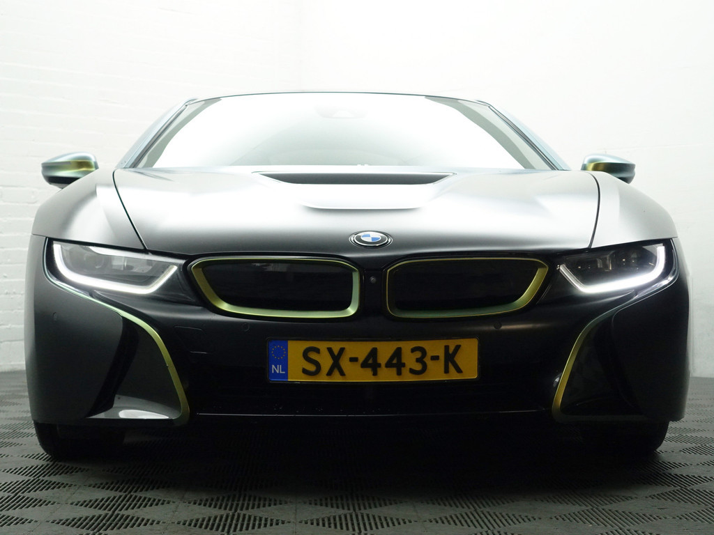 
BMW i8 1.5 Protonic Black Edition Aut- INCL BTW, Frozen Black, Forged carbon, Harman Kardon, Head Up, 360 Camera vol									