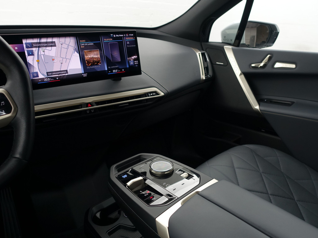 
BMW iX xDrive40 M Sport Plus 77 kWh- Stoelmassage, Harman Kardon, 360 Camera, Head Up, Memory Seats, Sfeerverlichting vol									