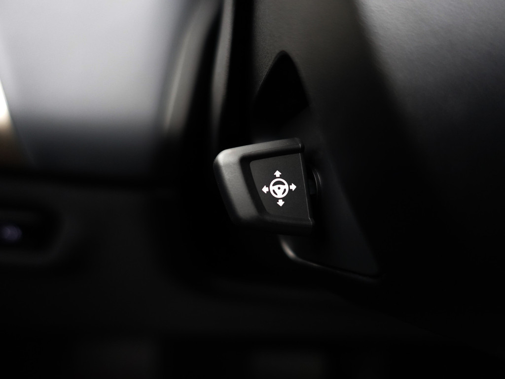 
BMW iX xDrive40 M Sport Plus 77 kWh- Stoelmassage, Harman Kardon, 360 Camera, Head Up, Memory Seats, Sfeerverlichting vol									