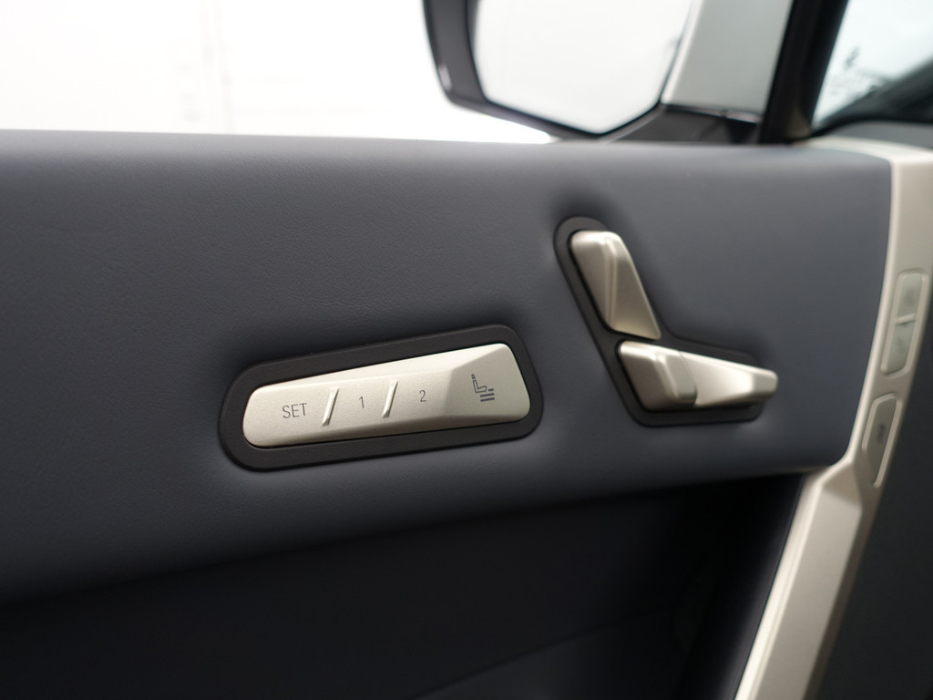 
BMW iX xDrive40 M Sport Plus 77 kWh- Stoelmassage, Harman Kardon, 360 Camera, Head Up, Memory Seats, Sfeerverlichting vol									