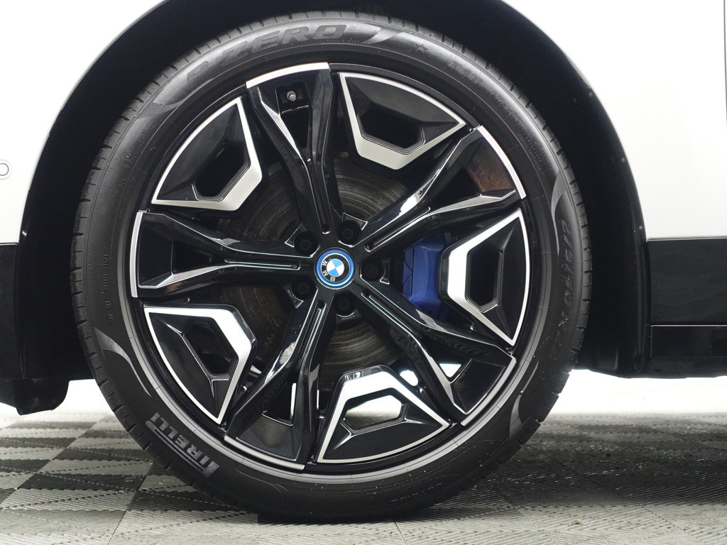 
BMW iX xDrive40 M Sport Plus 77 kWh- Stoelmassage, Harman Kardon, 360 Camera, Head Up, Memory Seats, Sfeerverlichting vol									