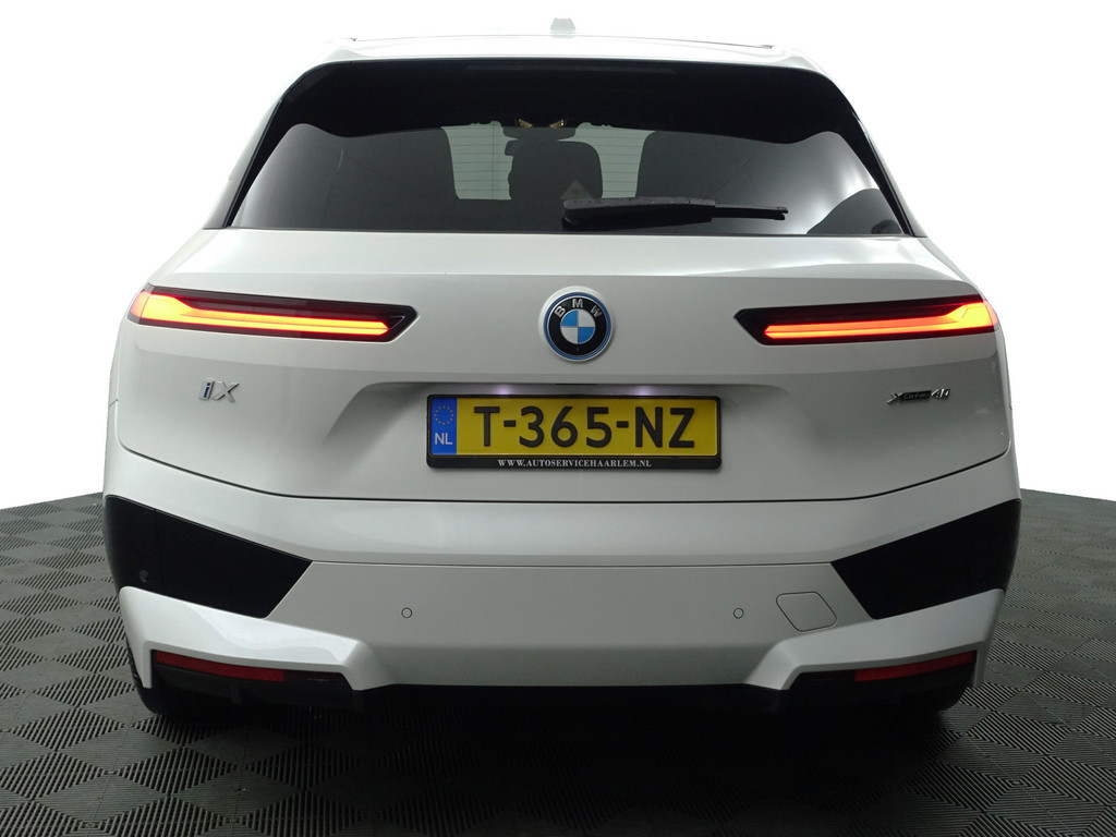
BMW iX xDrive40 M Sport Plus 77 kWh- Stoelmassage, Harman Kardon, 360 Camera, Head Up, Memory Seats, Sfeerverlichting vol									
