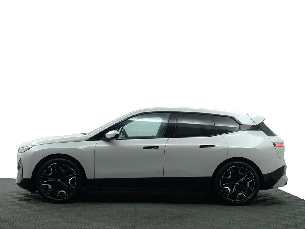 
BMW iX xDrive40 M Sport Plus 77 kWh- Stoelmassage, Harman Kardon, 360 Camera, Head Up, Memory Seats, Sfeerverlichting vol									