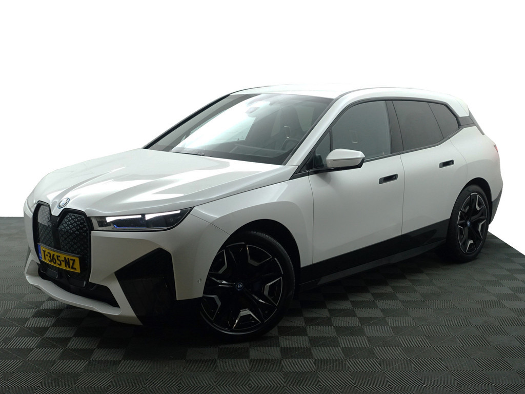 
BMW iX xDrive40 M Sport Plus 77 kWh- Stoelmassage, Harman Kardon, 360 Camera, Head Up, Memory Seats, Sfeerverlichting vol									
