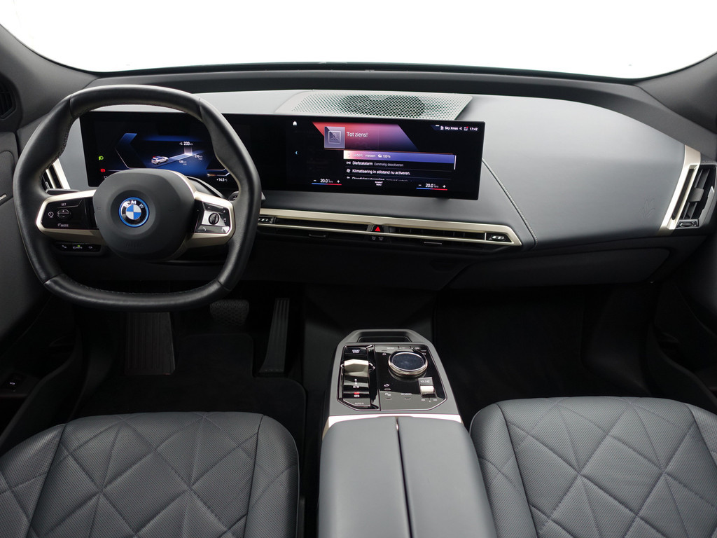 
BMW iX xDrive40 M Sport Plus 77 kWh- Stoelmassage, Harman Kardon, 360 Camera, Head Up, Memory Seats, Sfeerverlichting vol									